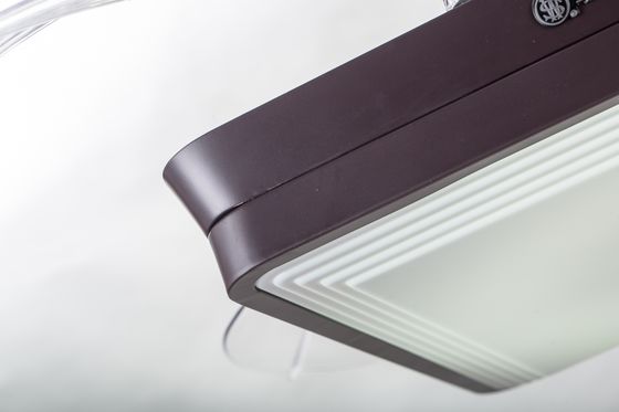 Καφετιά 70 Watt τοποθετούν στο ίδιο επίπεδο το εισελκόμενο φως ανώτατων ανεμιστήρων με μακρινό 5250lm